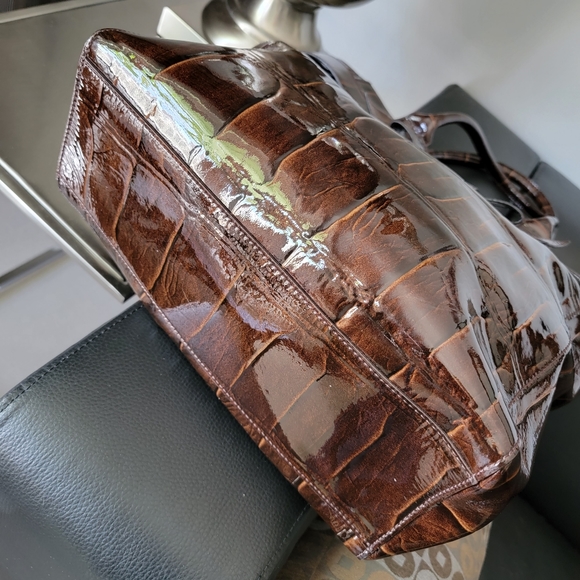 Kate Spade Tote - Picture 4 of 6